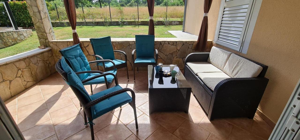 Sunny Garden Villa With Pool Loborika Εξωτερικό φωτογραφία